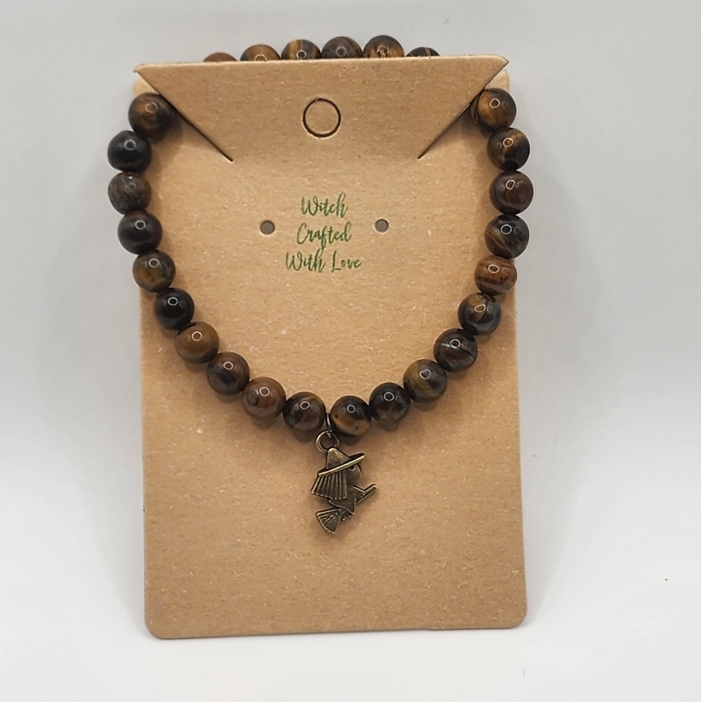 Tiger's eye stretch bracelet with charm.